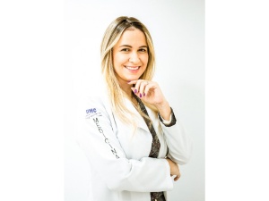 DRA. ISABELLA MOTA 
